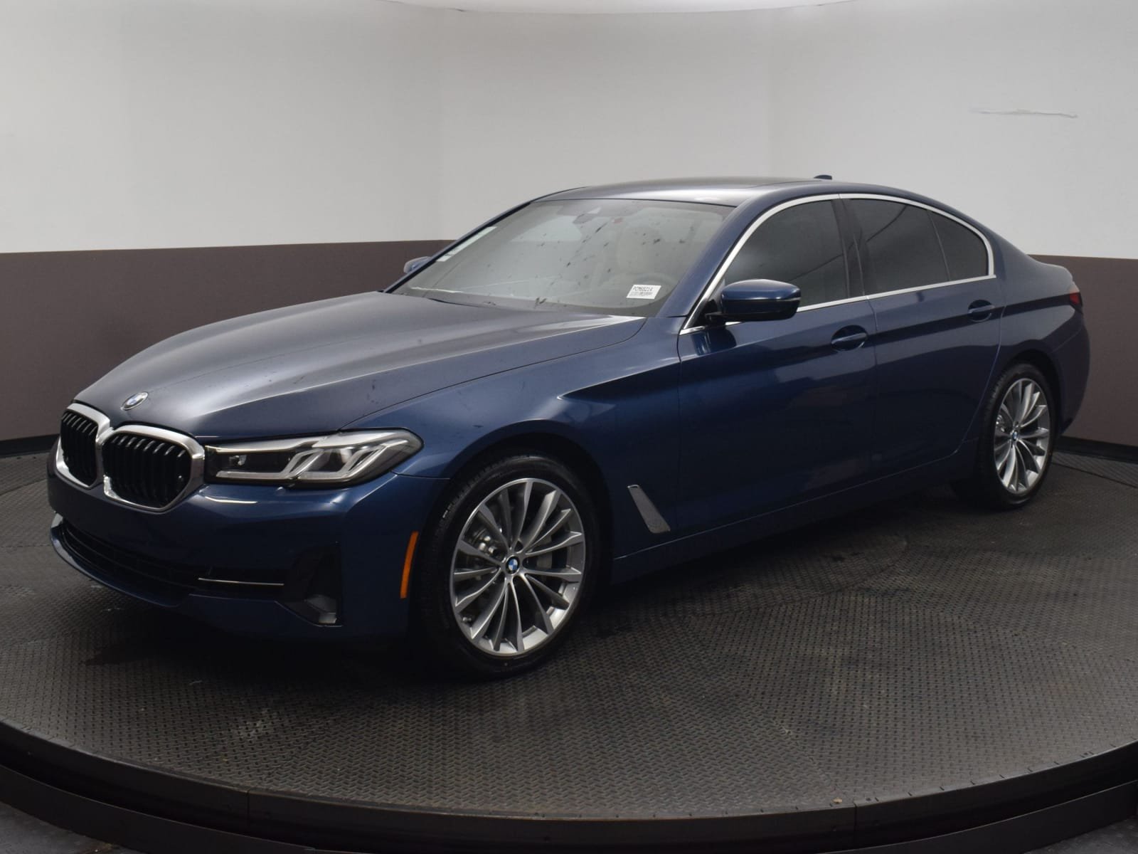 Used 2023 Phytonic Blue Metallic BMW 530i image 4