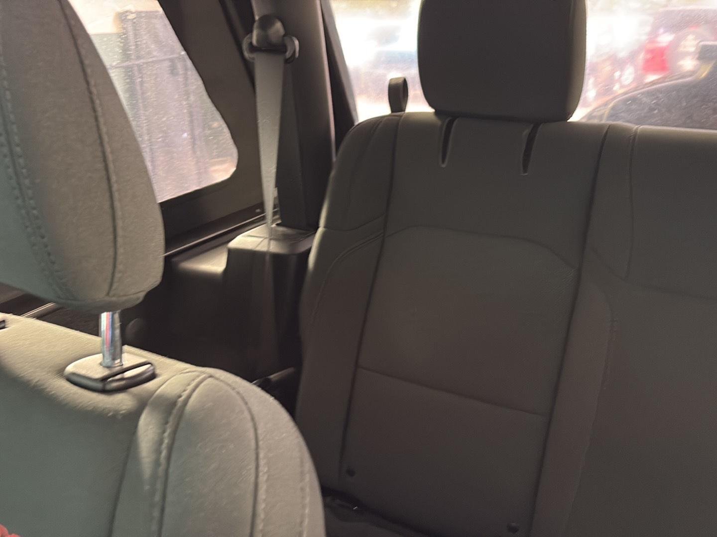 Used 2019 Granite Crystal Metallic Clearcoat Jeep Rubicon image 21