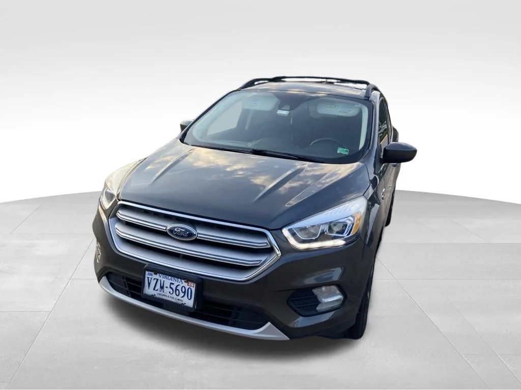 Used 2018 Gray Ford SEL image 3