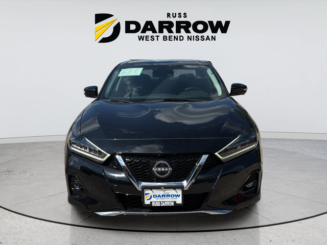 Used 2023 Black Nissan Platinum image 8