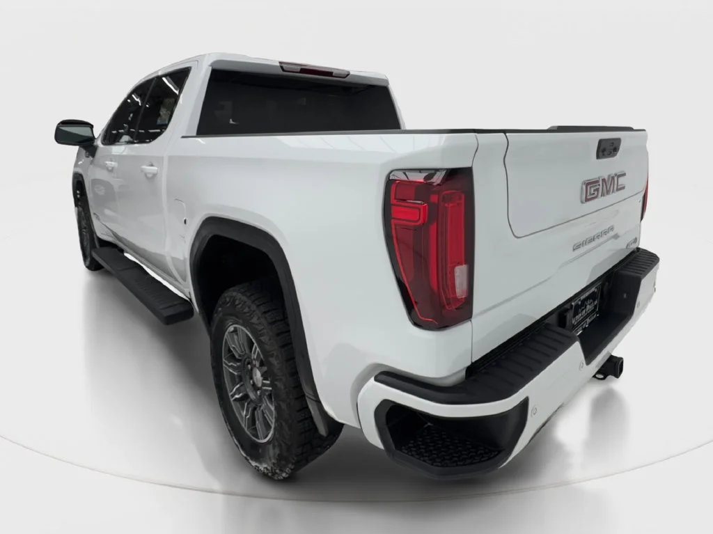 Used 2025 White GMC AT4 image 11