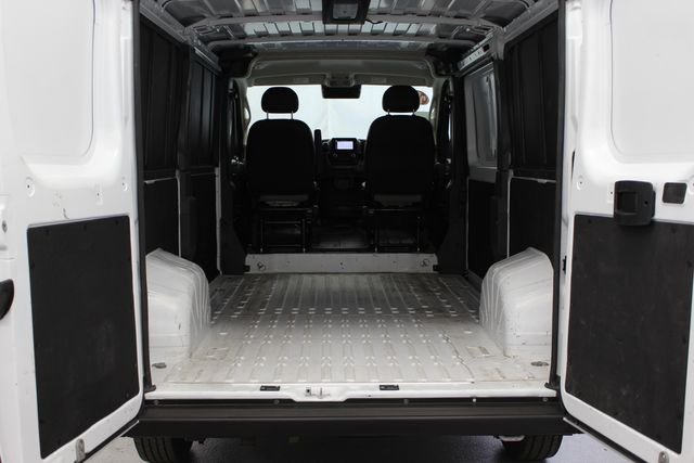 Used 2025 White Ram Base image 11