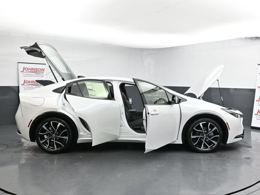 New 2026 Wind Chill Pearl <sup>1</sup> Toyota  XSE image 38
