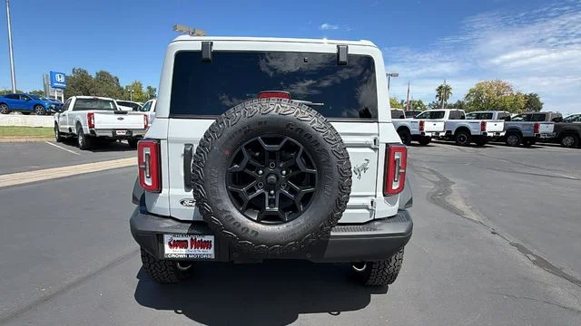 New 2026 Avalanche Gray Ford Badlands® image 5