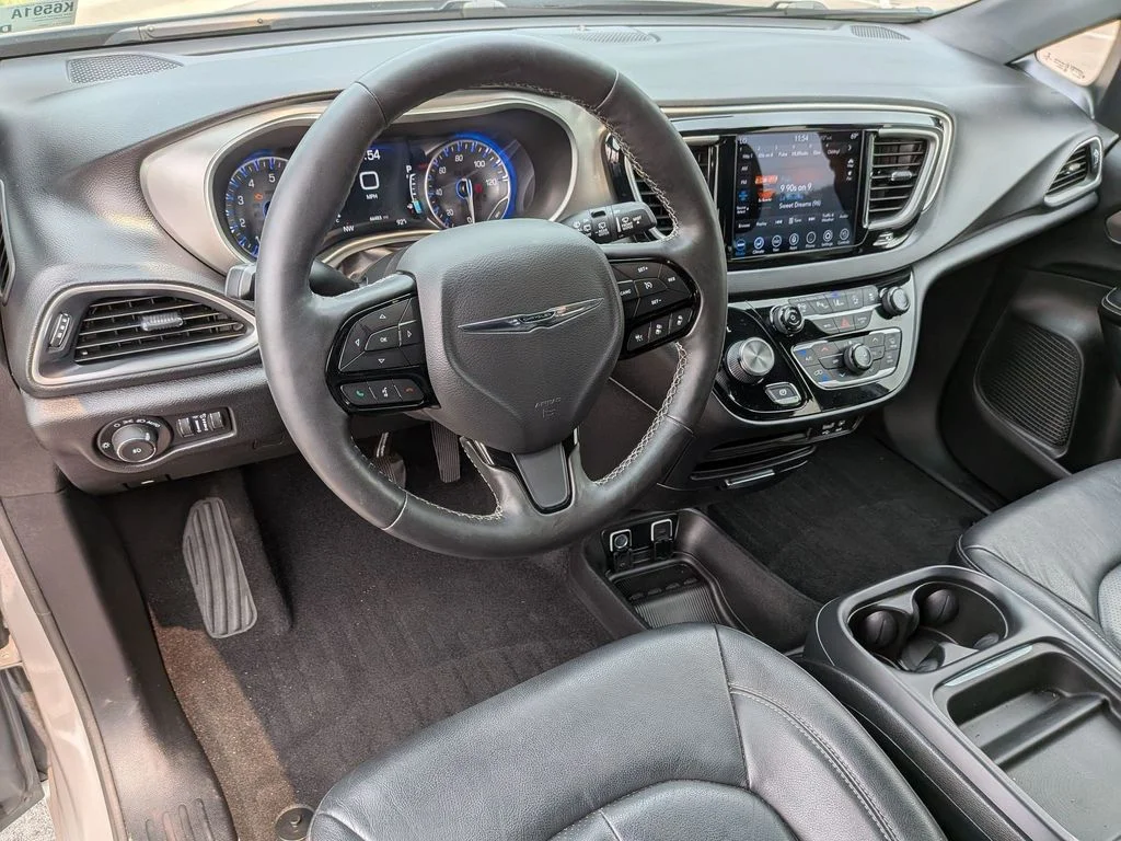 Used 2020 White Chrysler Launch Edition image 10