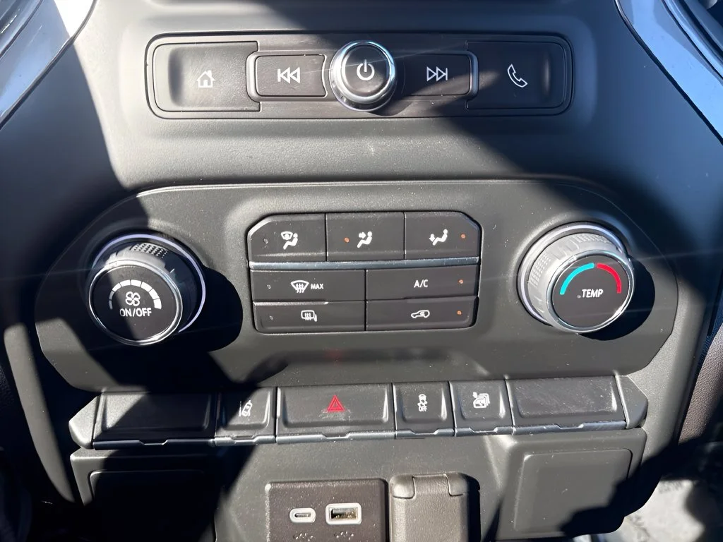 Used 2024 White Chevrolet Custom image 15