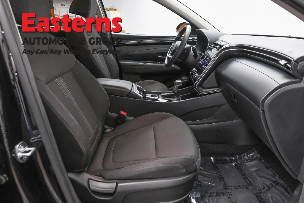 Used 2023 Black Hyundai SEL image 25