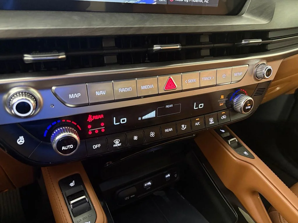 Used 2024 Green Kia EX X-Line image 28