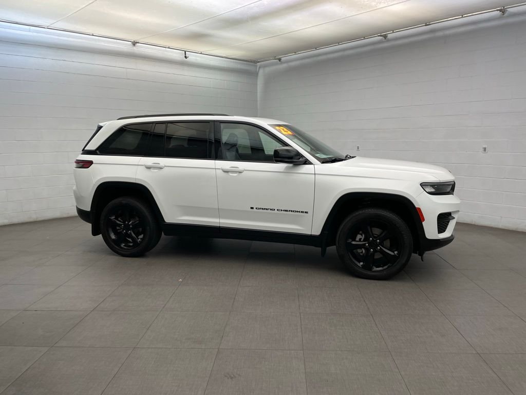 Certified Used 2023 White Jeep Altitude X image 4