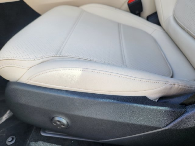 New 2027 Graphite Grey Metallic Mercedes-Benz GLC 300 image 10