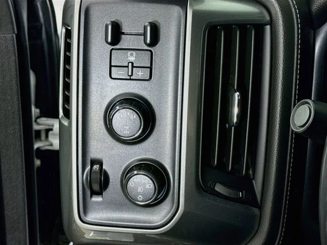 Used 2019 White Chevrolet LTZ image 11
