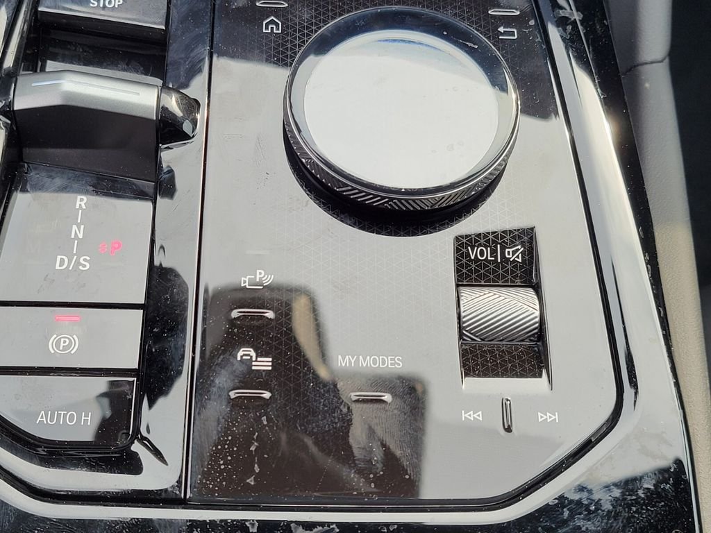 2026 BMW 5 Series 530i - Photo 25