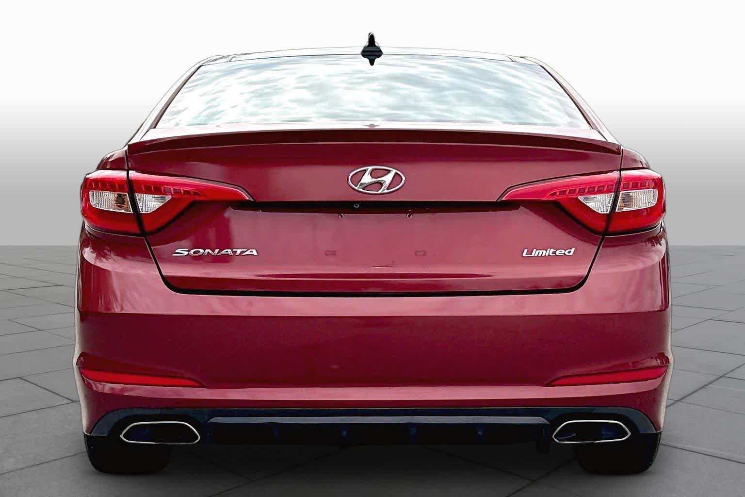 Used 2016 Venetian Red Hyundai 2.4L Limited image 5