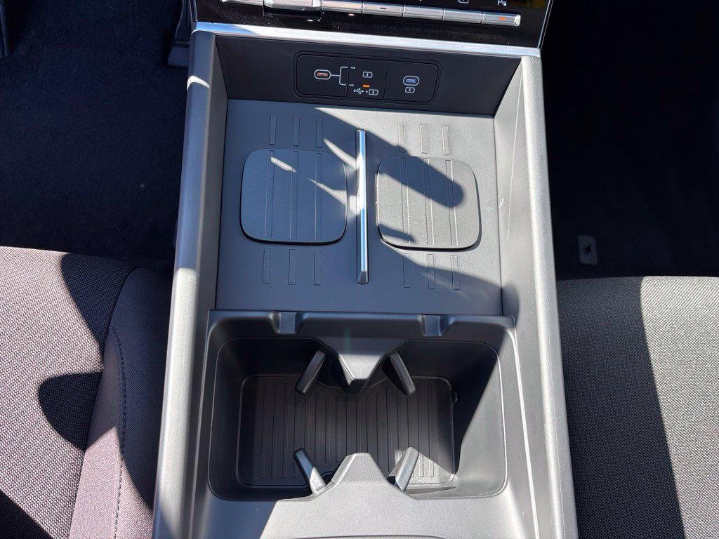 New 2027 White Hyundai SE AWD image 21