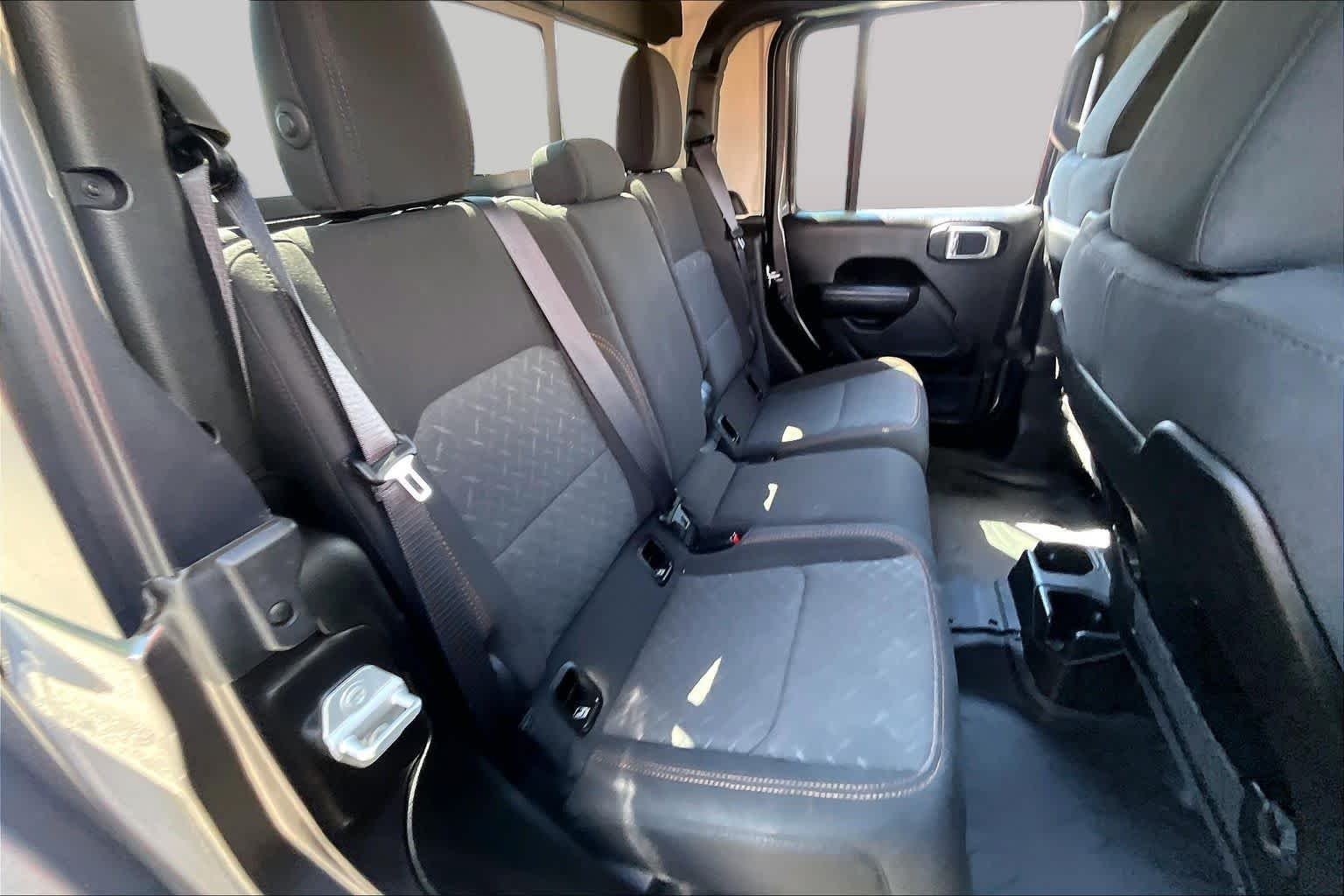 Used 2025 Granite Crystal Metallic Clearcoat Jeep Mojave image 17