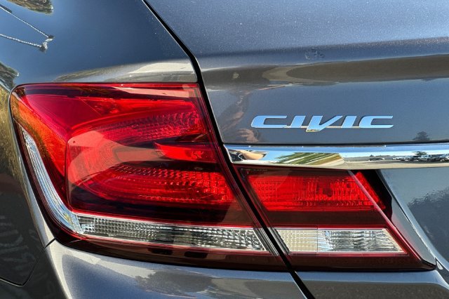 Used 2015  Honda LX image 27