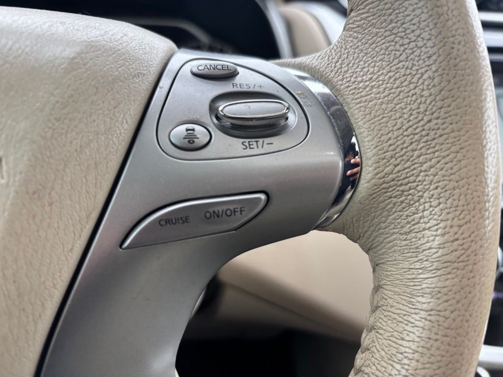 Used 2015 White Nissan Platinum image 15