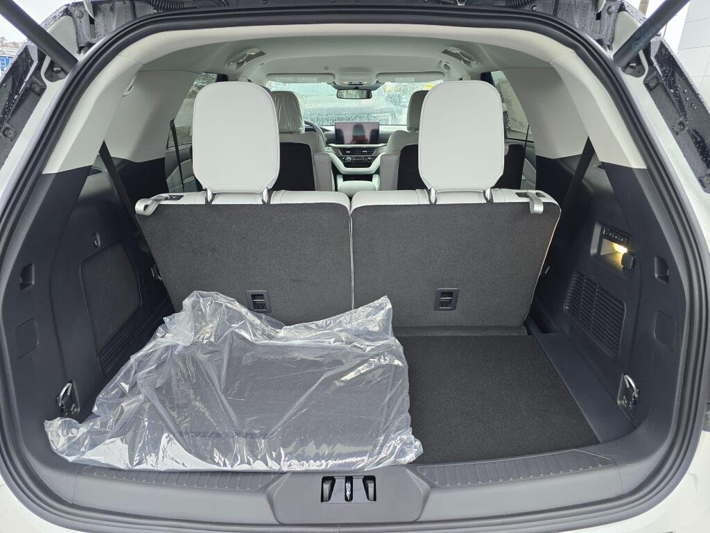 2026 Ford Explorer Platinum - Photo 8