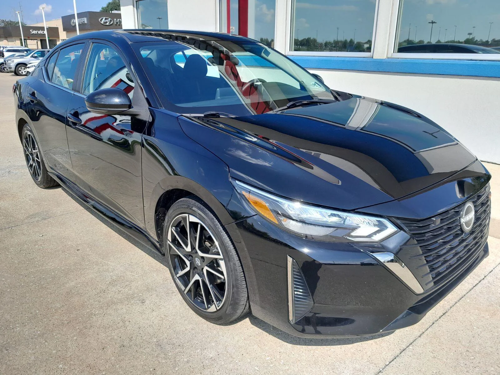 Used 2025 Super Black Nissan SR image 3
