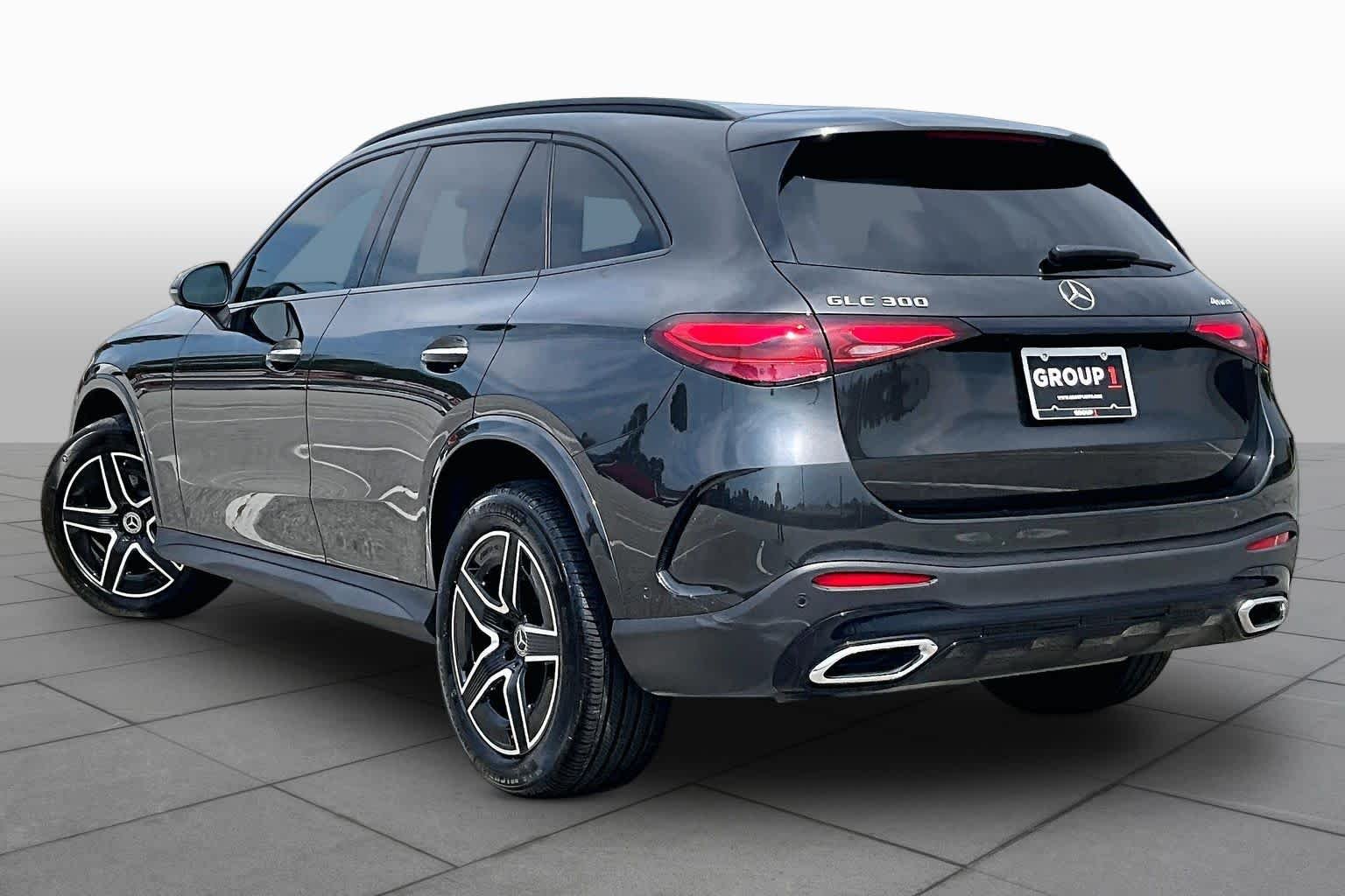 Used 2025 Graphite Grey Metallic Mercedes-Benz GLC 300 image 12