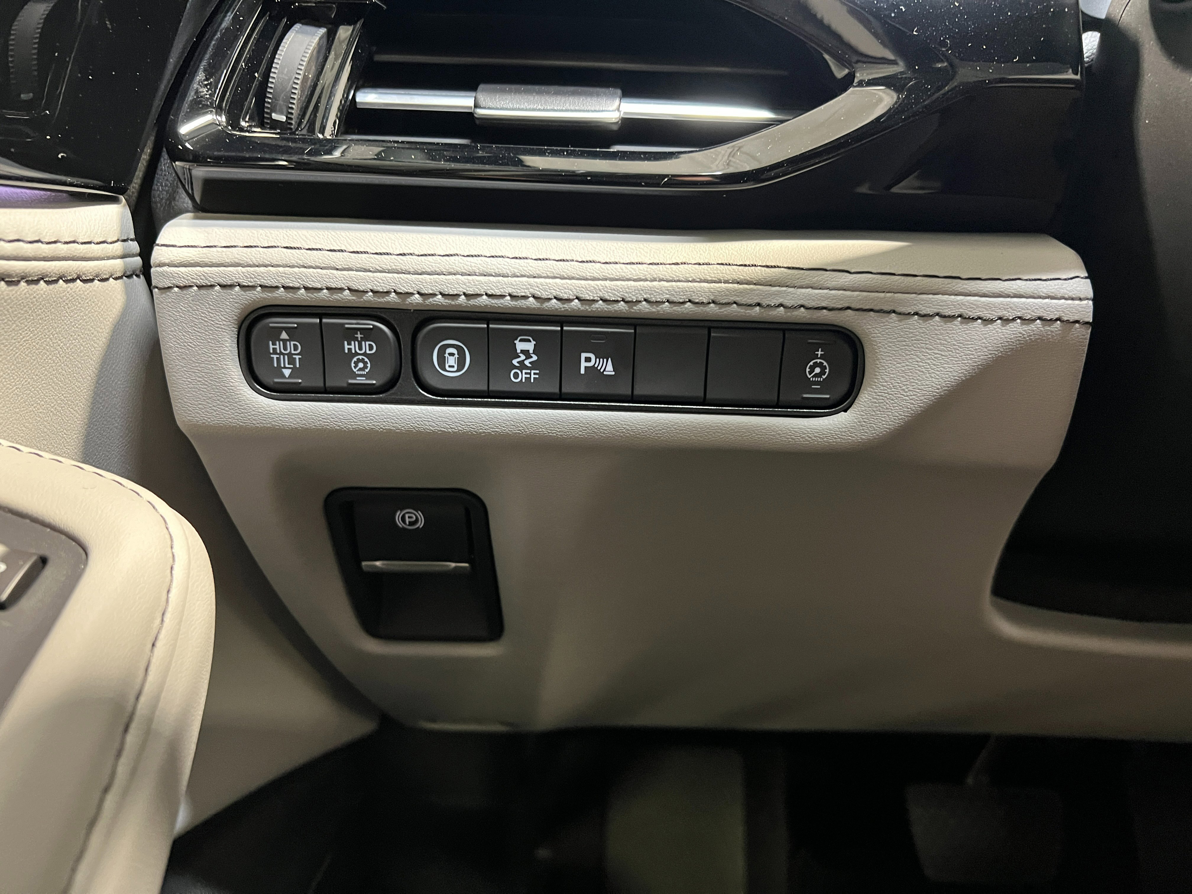 New 2026 Solar Silver Metallic Acura w/Advance Package image 16
