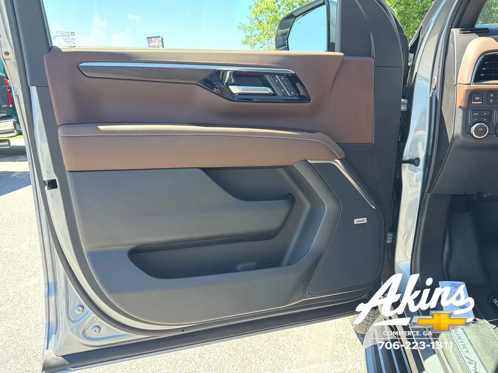 2026 Chevrolet Suburban High Country - Photo 17