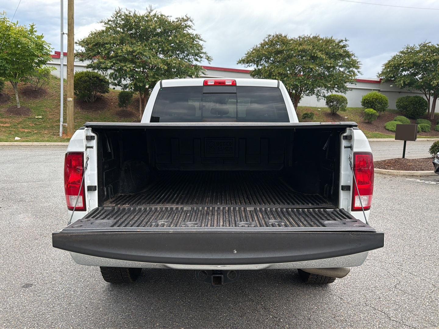 Used 2019 Bright White Clearcoat Ram SLT image 8