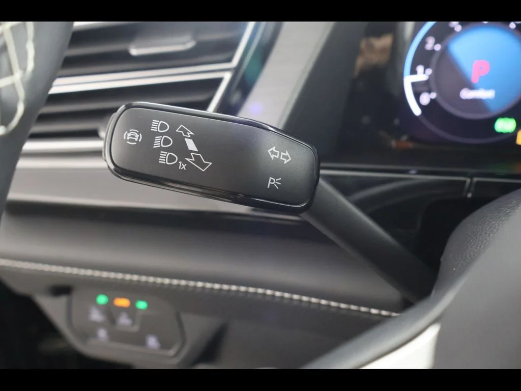 New 2026 Black Volkswagen 2.0T SE w/Technology image 25