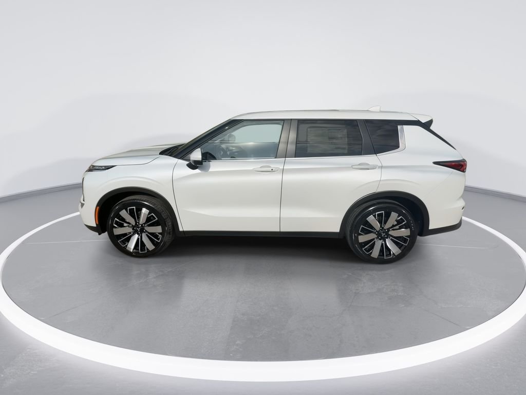 New 2026 White Mitsubishi SE image 5