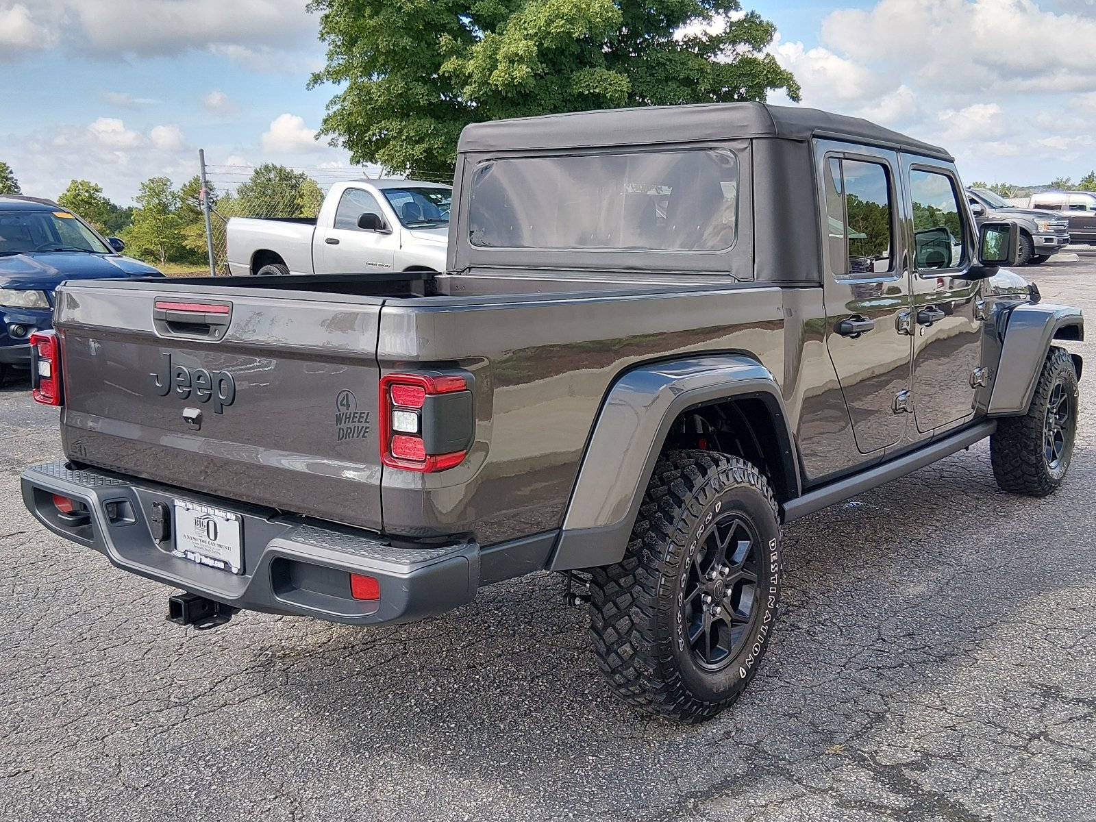 Used 2025 Granite Crystal Metallic Clear Coat Jeep Willys image 3