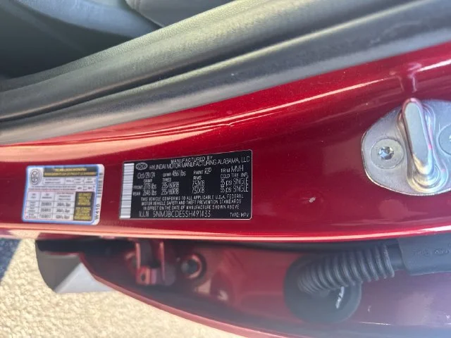 Used 2025  Hyundai SEL image 34