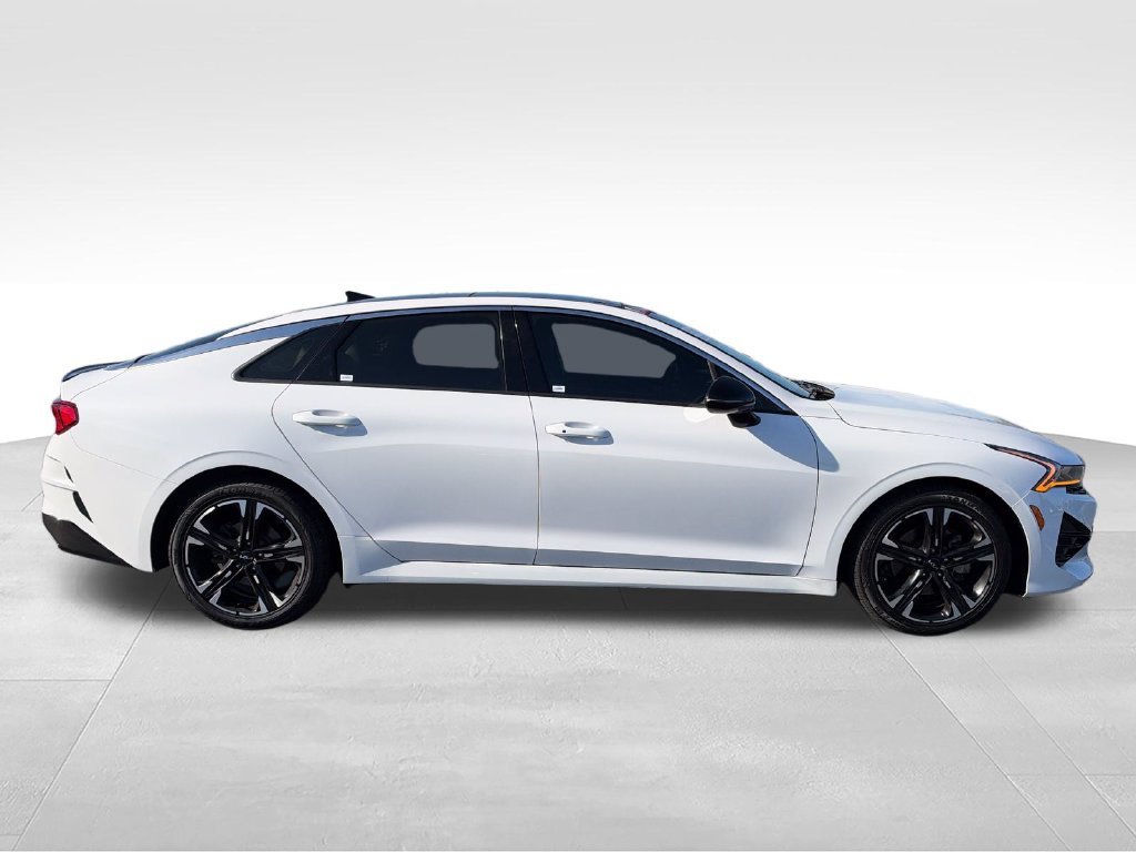 Used 2023 White Kia GT-Line image 6