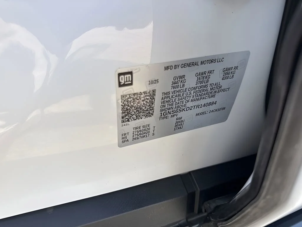 Used 2026 Polar White Tricoat Chevrolet Premier image 40
