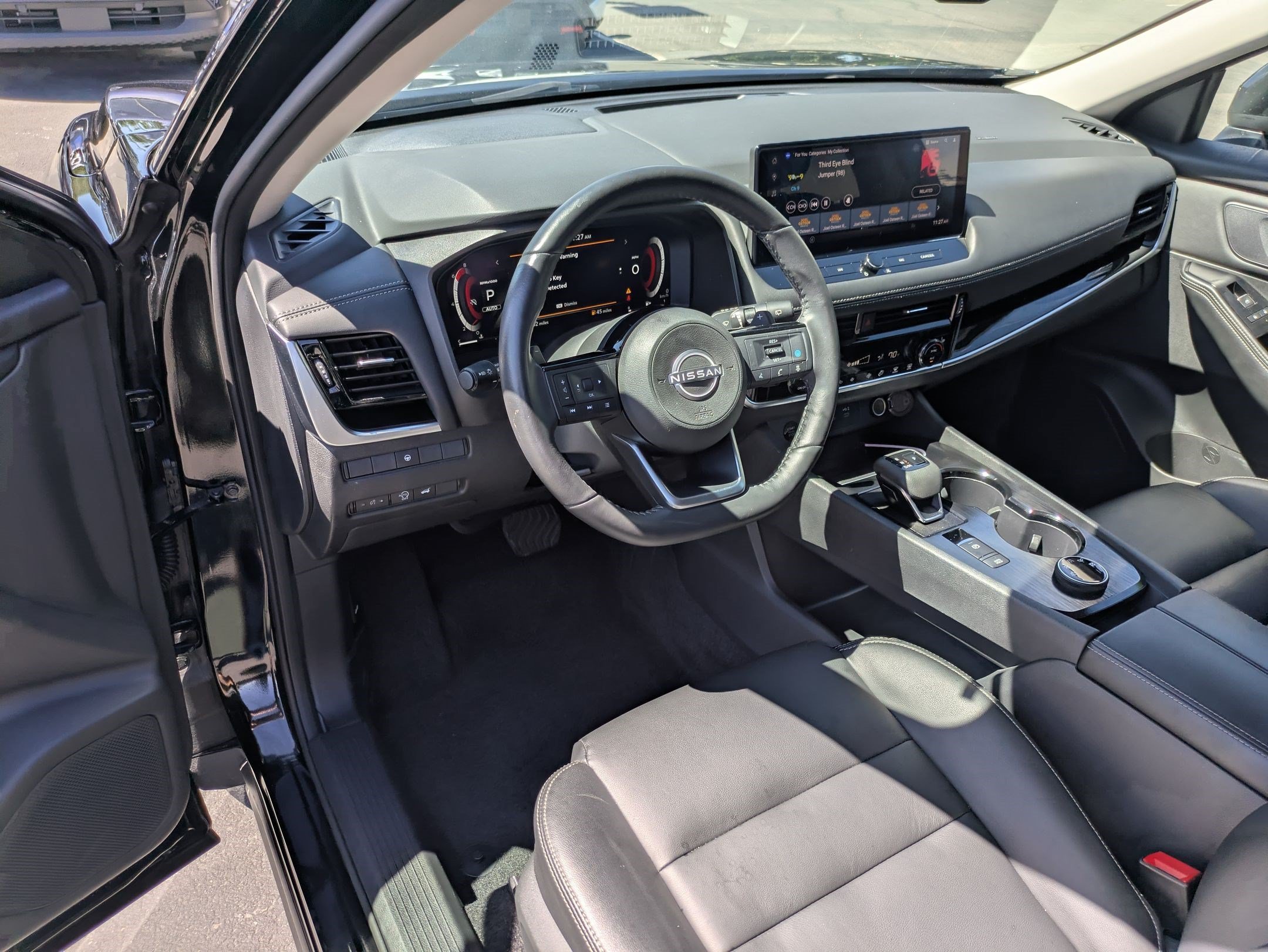 Used 2024 Super Black Nissan SL image 18