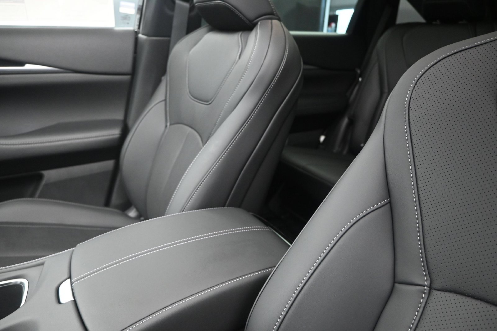 New 2027 MINERAL BLACK INFINITI Sport AWD image 14