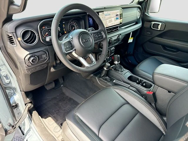 New 2026 Anvil Clear-Coat Exterior Paint Jeep Sahara image 7