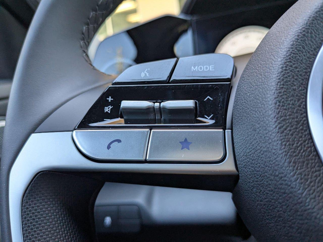 New 2025 Serenity White Hyundai SEL Convenience image 72