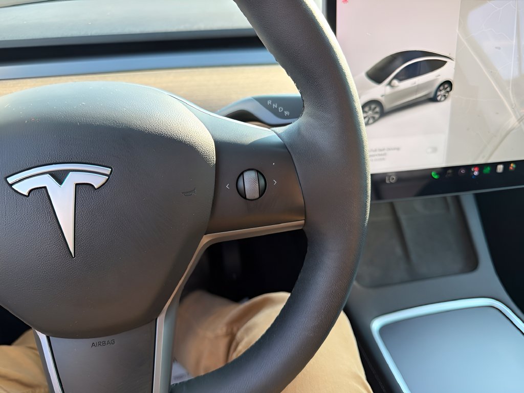 Used 2021 White Tesla Long Range image 14