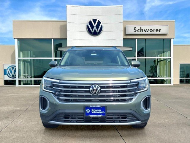 New 2026 Avocado Green Pearl Volkswagen SE w/Technology 4M image 4