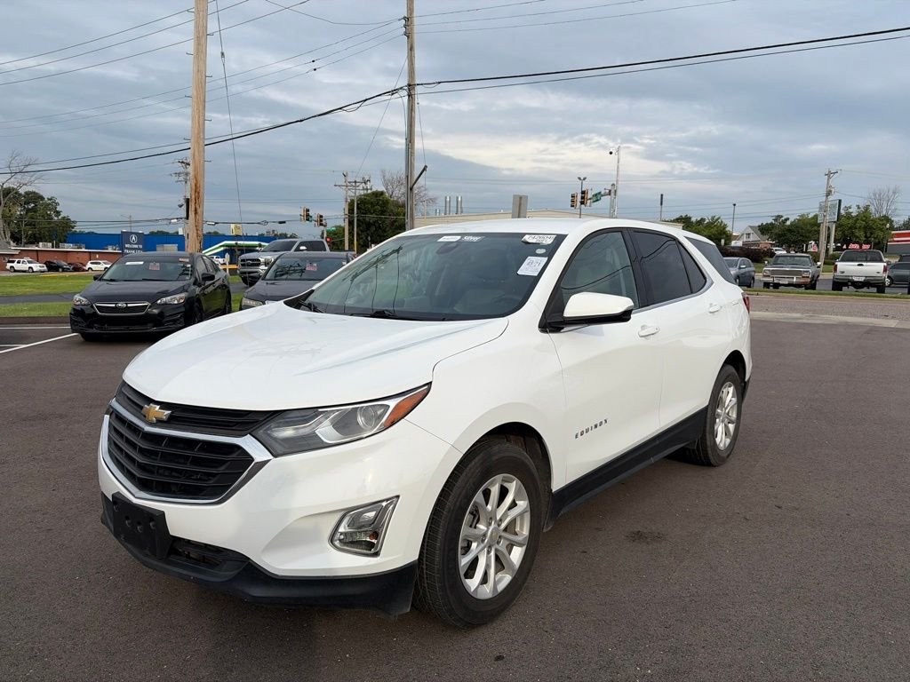 Used 2019 Summit White Chevrolet  image 1