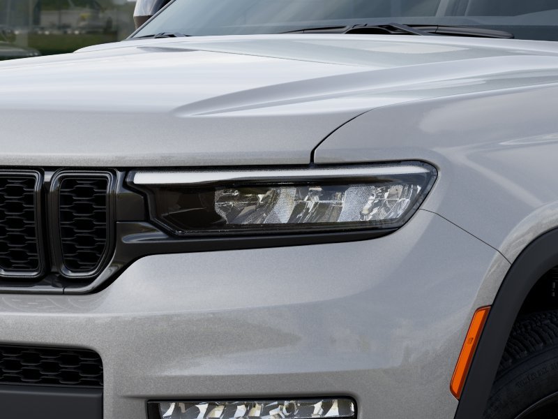 New 2025 Silver Zynith Exterior Paint Jeep Limited image 43