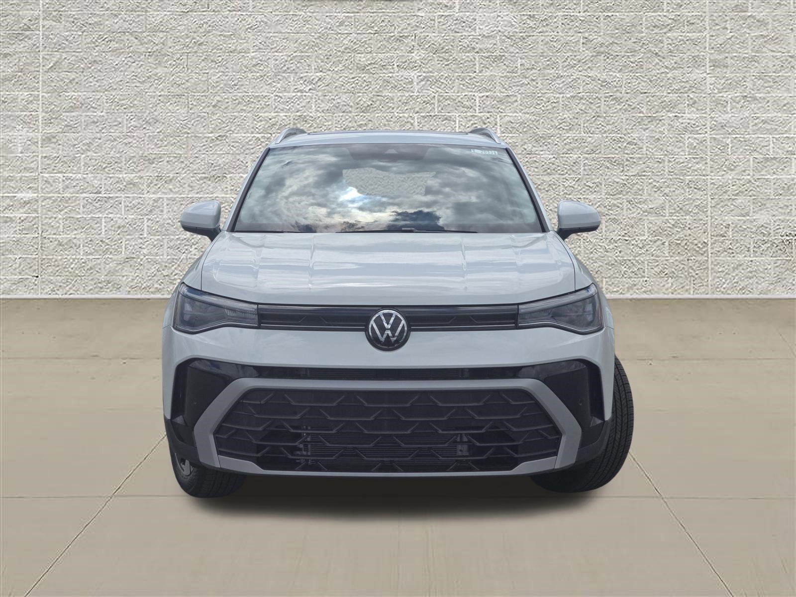 New 2026 Pure White Volkswagen SE image 2