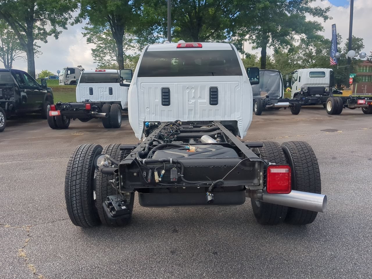 New 2026 Summit White GMC Pro image 7