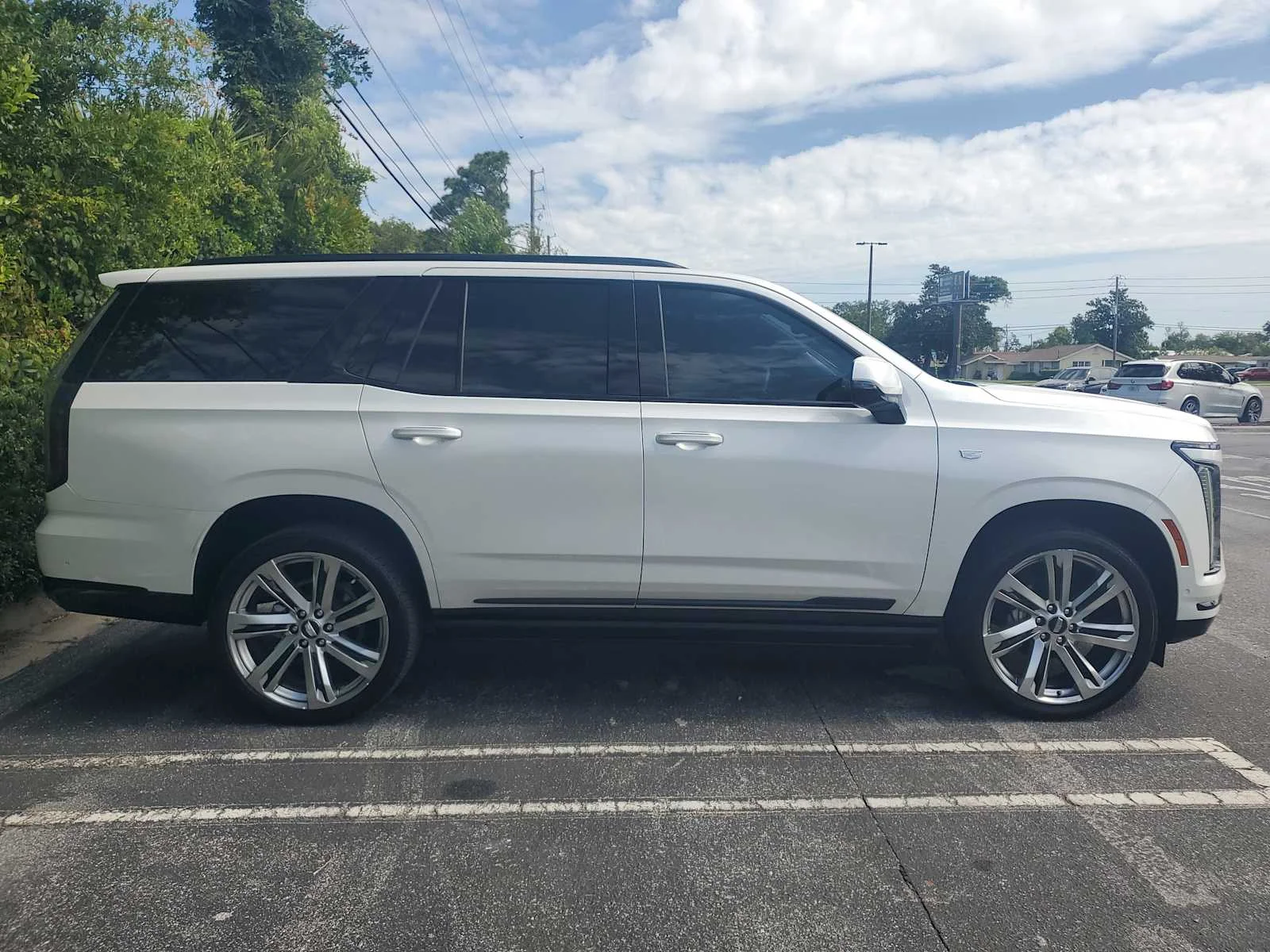 Used 2025 Crystal White Tricoat Cadillac Sport Platinum image 6