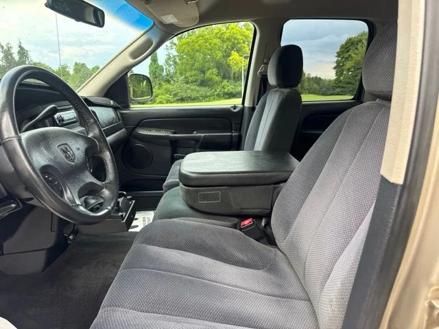 Used 2002 Gold Dodge SLT image 15