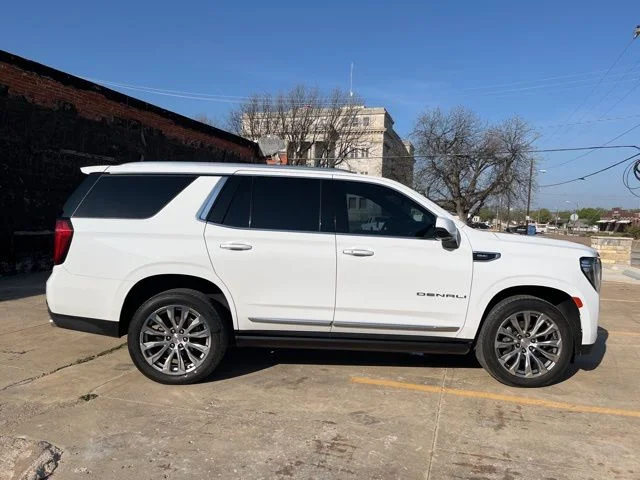 Used 2022 White GMC Denali image 7