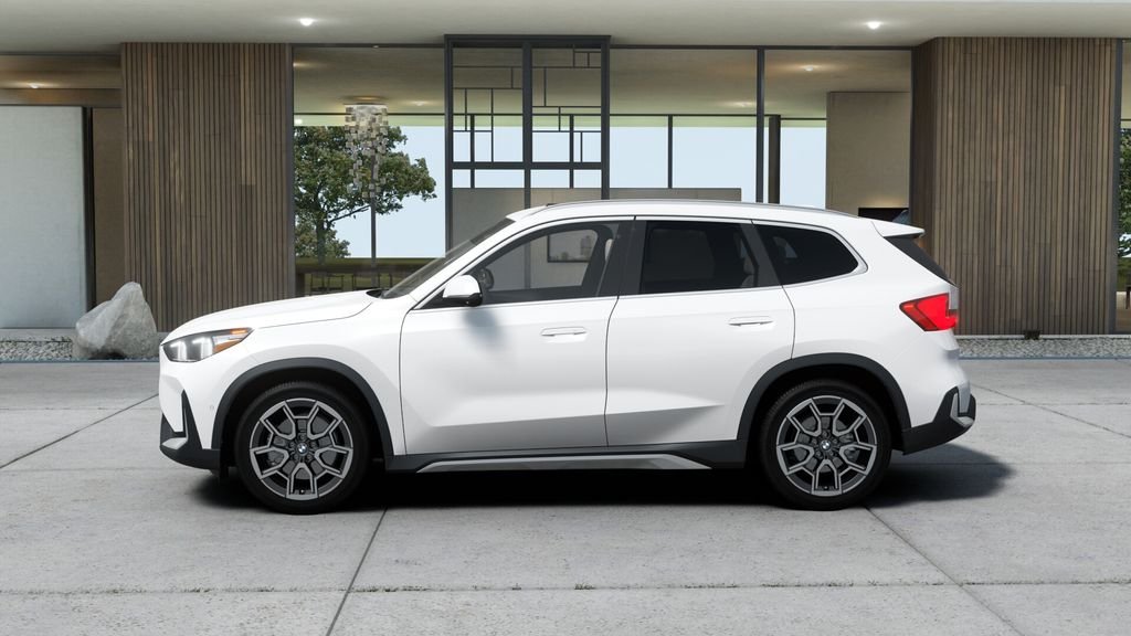New 2027 Mineral White Metallic BMW xDrive28i image 4