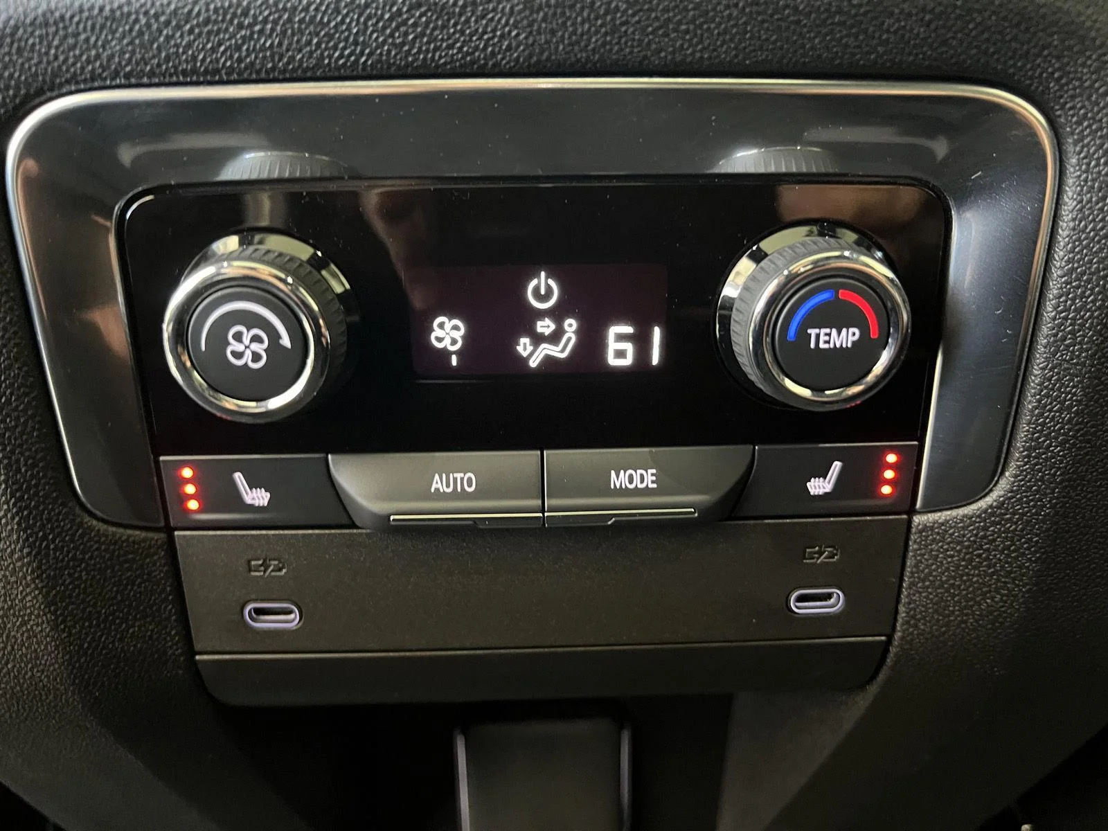 Used 2025 Iridescent Pearl Tricoat Chevrolet RST image 22