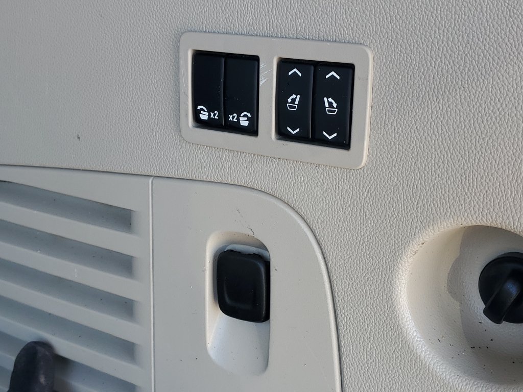 Used 2020 White GMC Denali image 8