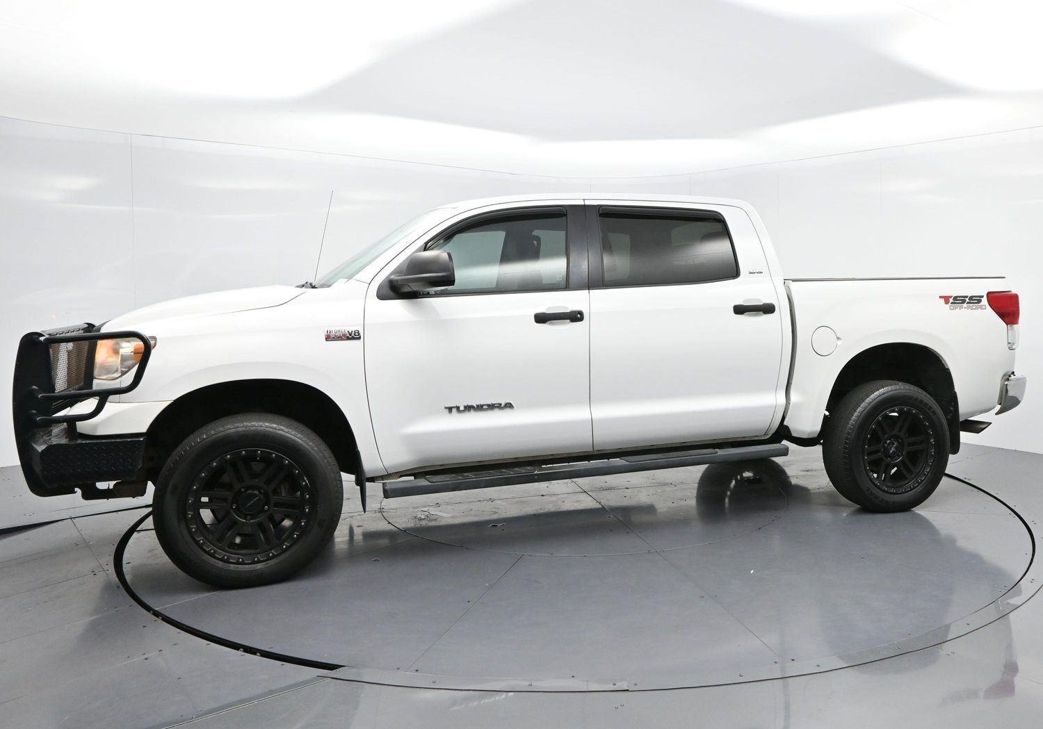 Used 2013 Super White Toyota Grade image 4